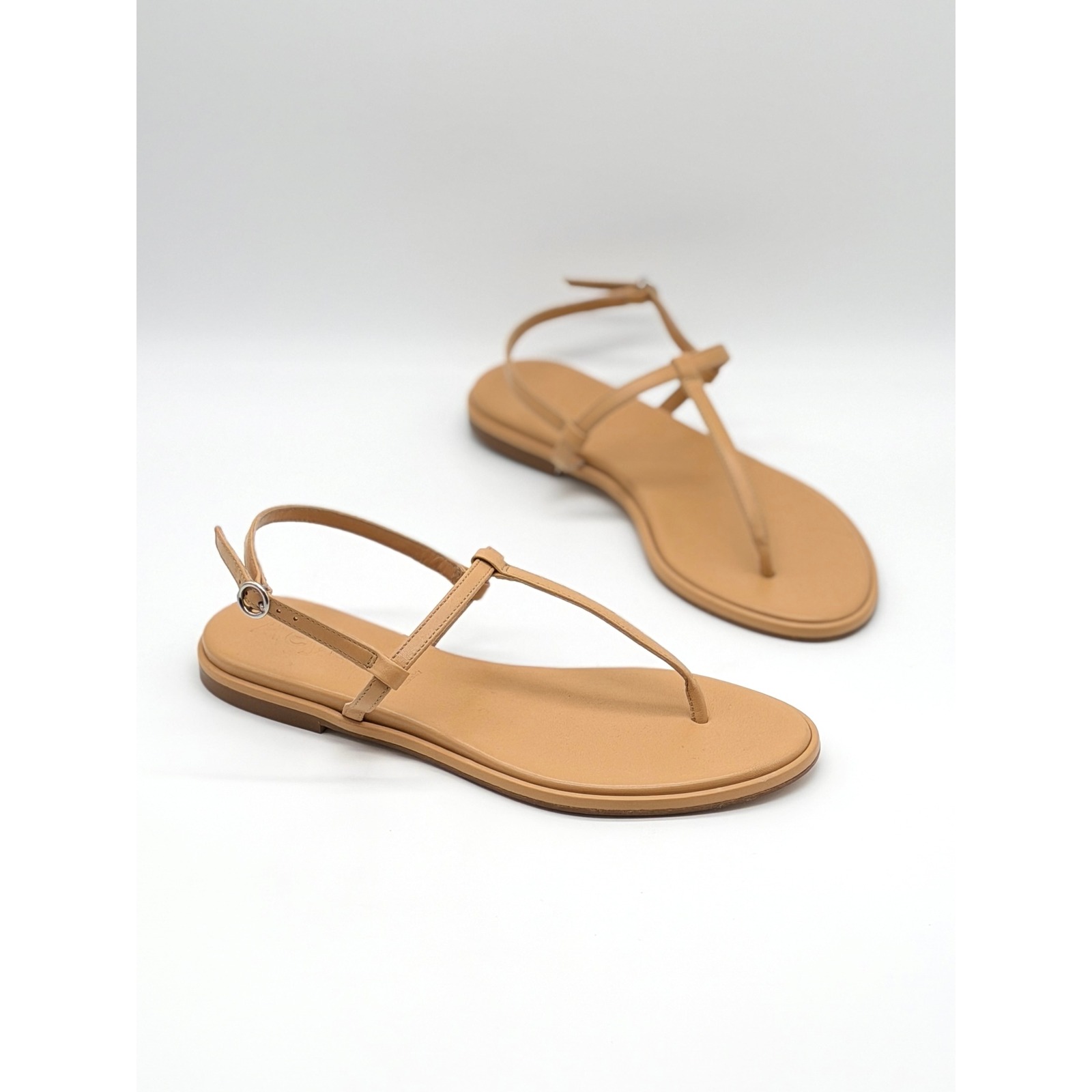 Aeyde Nala Flat Sandals Women 37.5 Tan Nude Leather Thong Ankle Strap Italy New